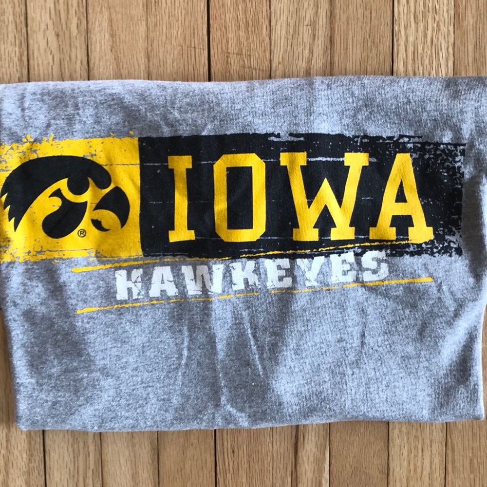 Iowa Hawks tee shirt